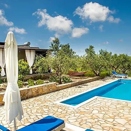 Hakuna Matata Holidays Agalia With Airco & Pool In Greek Olive Grove Methone