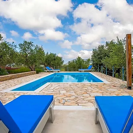 Hakuna Matata Holidays Agalia With Airco & Pool In Greek Olive Grove 迈索尼