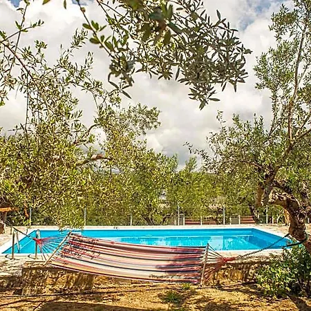 Hotel Hakuna Matata Holidays Agalia With Airco & Pool In Greek Olive Grove Methone