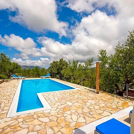 Hakuna Matata Holidays Agalia With Airco & Pool In Greek Olive Grove * 迈索尼